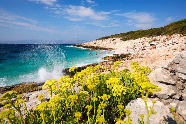 croatian beaches 640 x 426